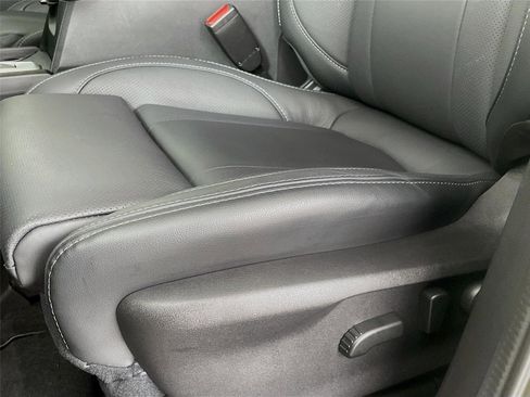 Certified 2025 Subaru Ascent Limited AWD/4WD image 23