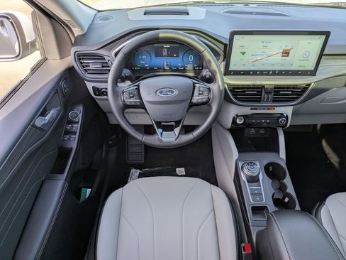 New 2026 Ford Escape SE w/ PHEV Premium Package FWD image 31