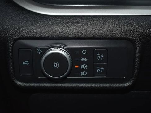 Used 2022 Ford Explorer XLT w/ Equipment Group 202A image 16