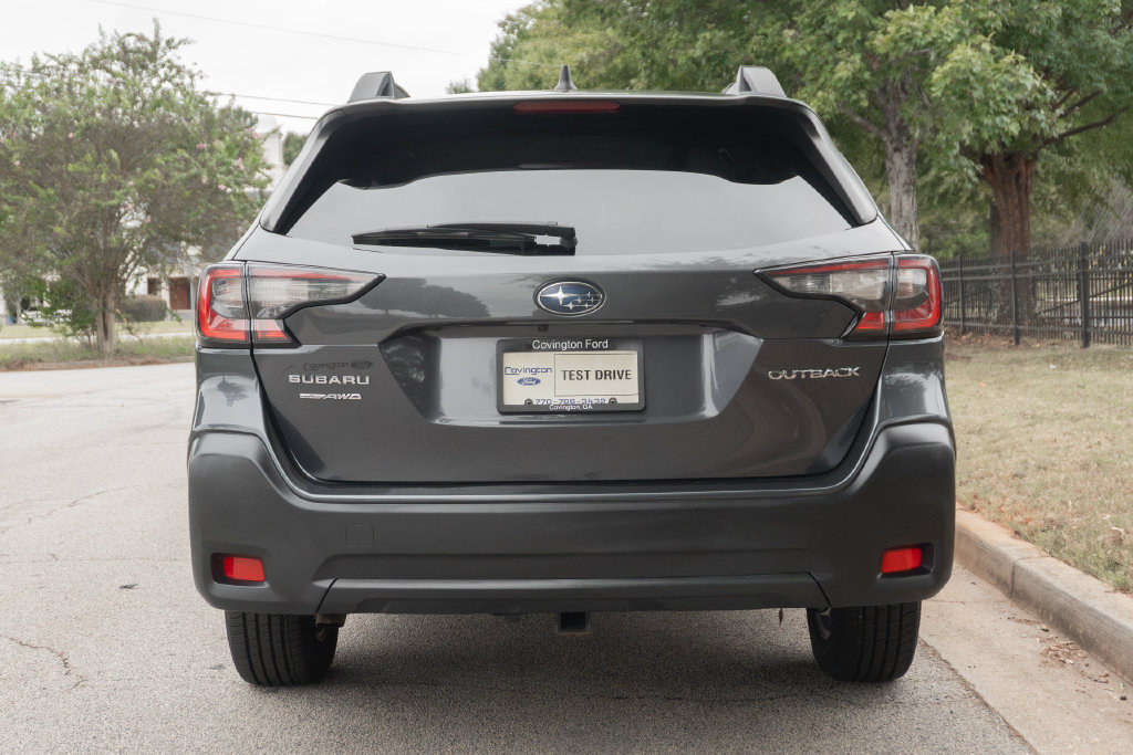 Used 2024 Subaru Outback Premium AWD/4WD image 8