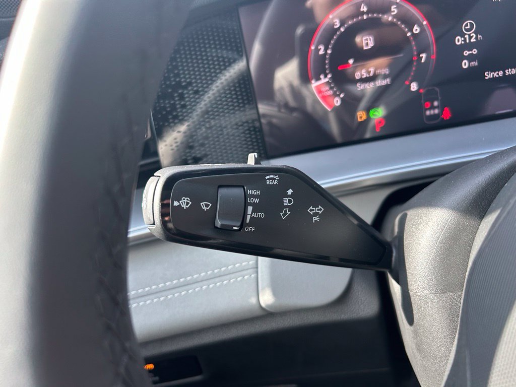 New 2026 Volkswagen Tiguan SE R-Line FWD image 22