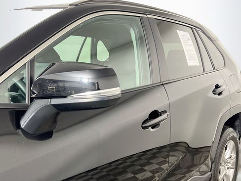 Used 2025 Toyota RAV4 XLE FWD image 12
