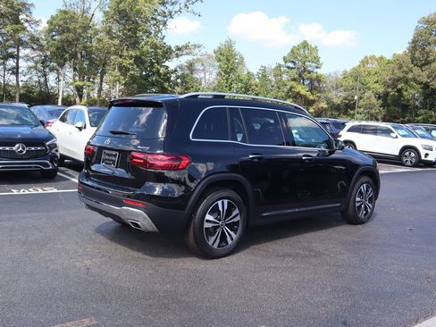 New 2026 Mercedes-Benz GLB 250 4MATIC image 3