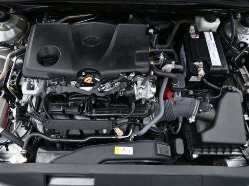 Used 2022 Toyota Camry LE FWD image 18