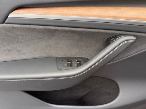 Used 2023 Tesla Model Y AWD image 20