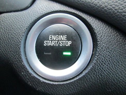 Used 2022 Chevrolet Equinox LS w/ LS Convenience Package image 21