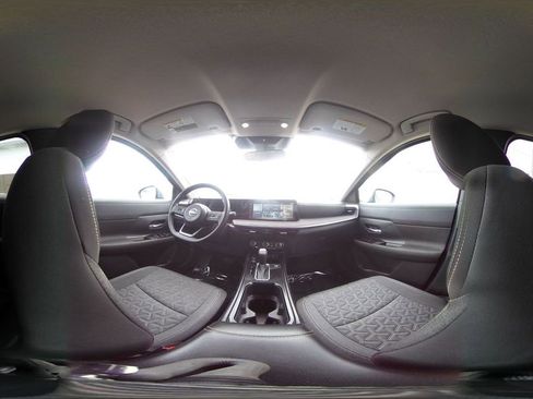 Used 2025 Nissan Kicks SV image 38