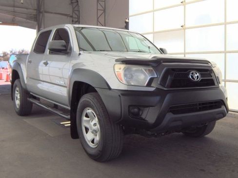 Used 2014 Toyota Tacoma PreRunner w/ Convenience Package image 1