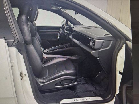 Used 2024 Porsche Macan 4 Electric AWD/4WD image 7