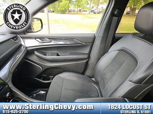 Used 2022 Jeep Grand Cherokee L Laredo image 20