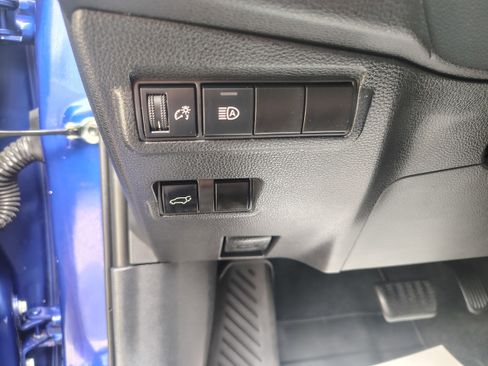 Used 2025 Toyota Corolla Cross XLE w/ Convenience Package AWD/4WD image 26