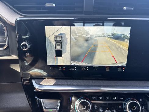Used 2024 GMC Sierra 1500 Denali w/ Technology Package AWD/4WD image 15