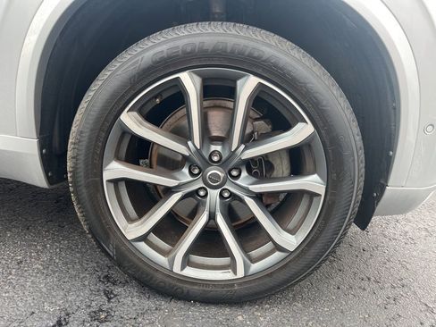 Used 2017 Volvo XC90 T6 Momentum w/ Vision Package AWD/4WD image 12