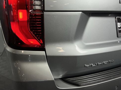 Used 2025 GMC Yukon XL Denali image 11