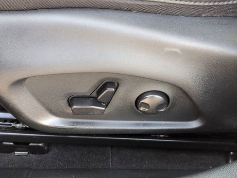 Used 2024 Jeep Compass Latitude w/ Sun and Sound Group AWD/4WD image 16