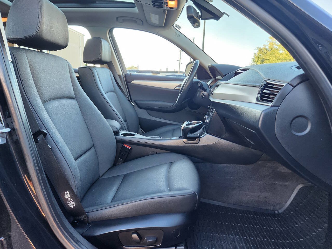 Used 2015 BMW X1 xDrive28i AWD/4WD image 16