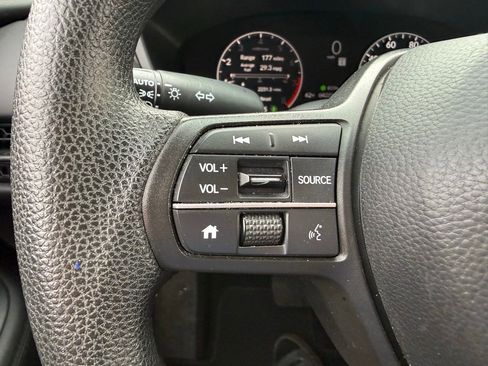 Used 2023 Honda HR-V LX image 13