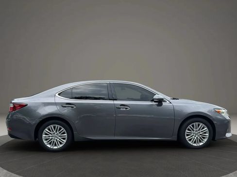 Used 2013 Lexus ES 350 w/ Luxury Pkg FWD image 4