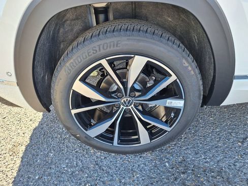New 2026 Volkswagen Atlas Cross Sport SEL Premium R-Line image 25