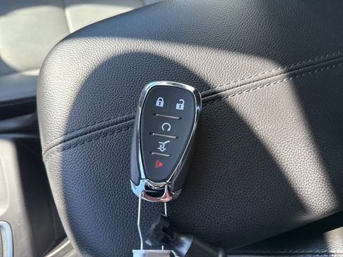 Used 2020 Chevrolet Equinox Premier image 60