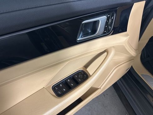 Used 2018 Porsche Panamera 4S image 18