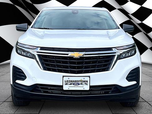 Used 2023 Chevrolet Equinox LS w/ LS Convenience Package AWD/4WD image 3