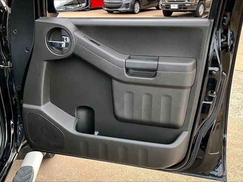 Used 2015 Nissan Xterra PRO-4X w/ Nevada Tow Package image 22