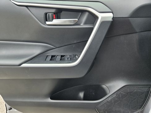 Used 2025 Toyota RAV4 XLE w/ Convenience Package FWD image 24