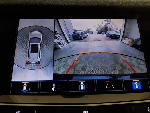 Used 2021 Cadillac XT6 Premium Luxury w/ LPO, ONYX Package image 12