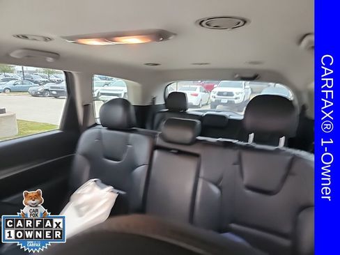 Used 2022 Kia Telluride LX image 2