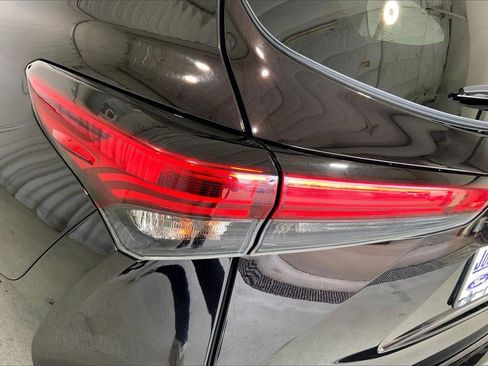 Used 2022 Toyota Highlander XLE image 29
