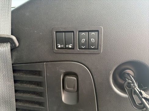 Used 2018 Chevrolet Tahoe LT w/ LT Signature Package image 45