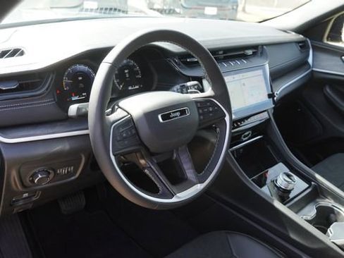 New 2026 Jeep Grand Cherokee Altitude RWD image 17