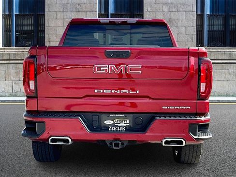 Used 2022 GMC Sierra 1500 Denali w/ Technology Package image 4