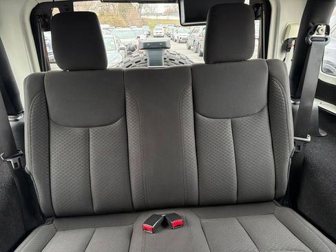 Used 2018 Jeep Wrangler Sport image 34