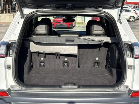 Used 2021 Jeep Cherokee Limited FWD image 7