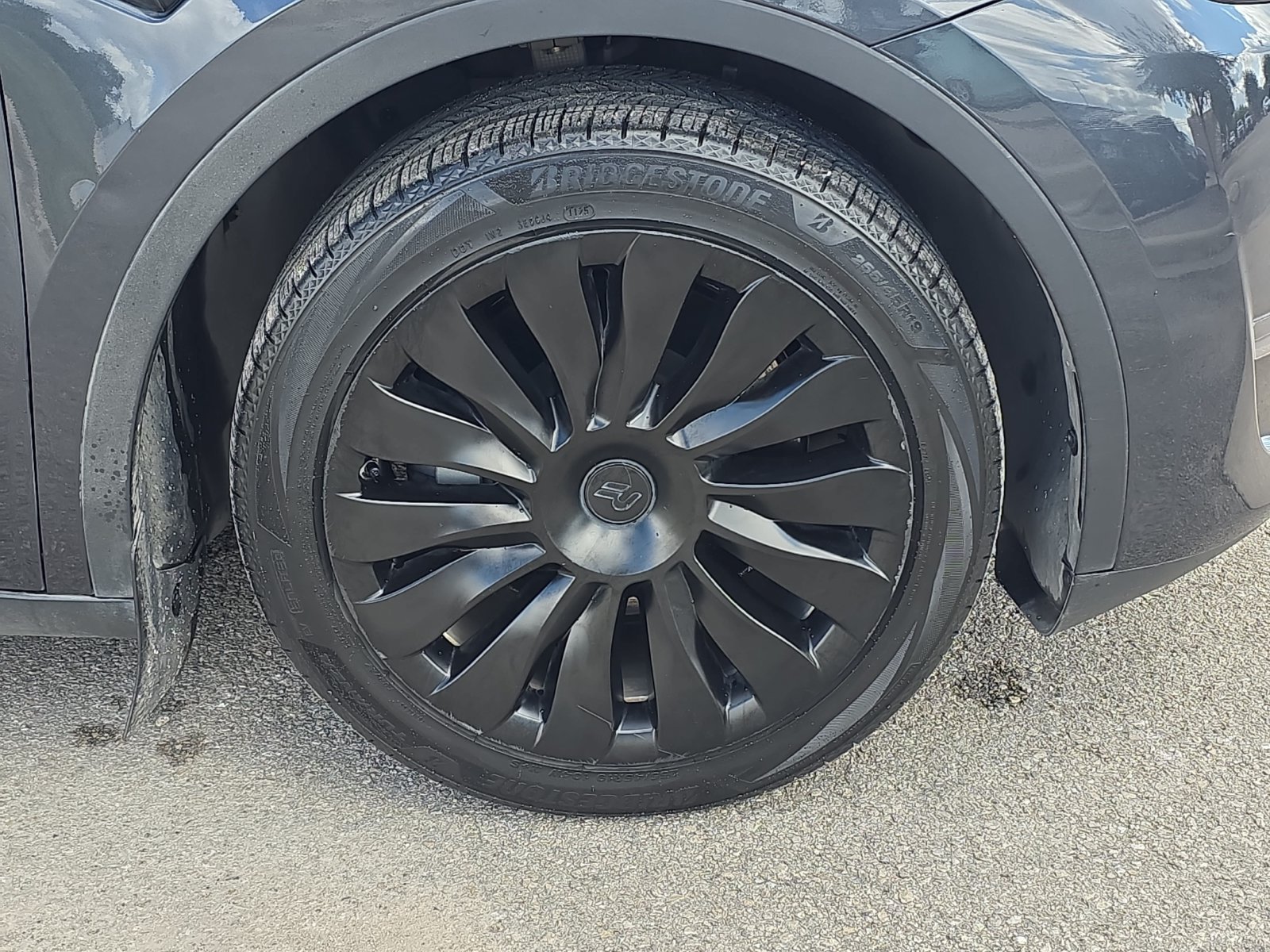 Used 2024 Tesla Model Y Long Range AWD/4WD image 27