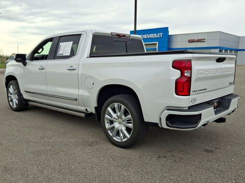 Used 2022 Chevrolet Silverado 1500 High Country w/ High Country Premium Package AWD/4WD image 22