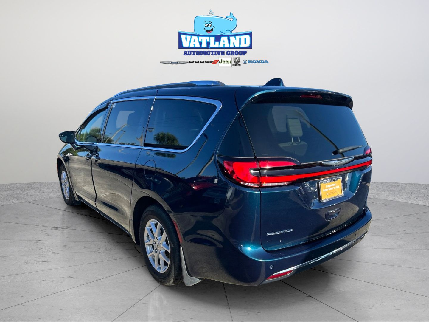 Certified 2021 Chrysler Pacifica Touring-L FWD image 3