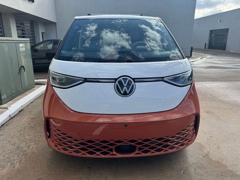 Used 2025 Volkswagen ID. Buzz 1st Edition image 2