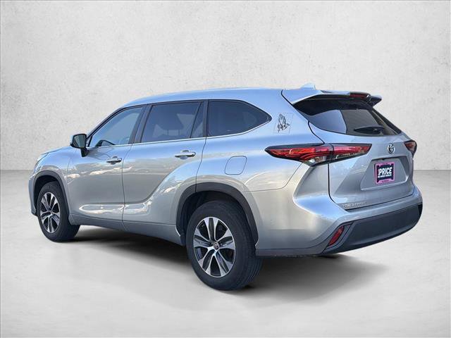 Used 2023 Toyota Highlander XLE FWD image 7