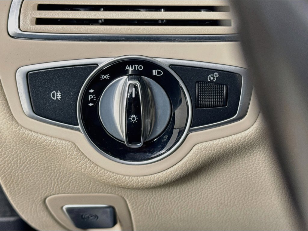 Used 2016 Mercedes-Benz C 300 Sedan image 13