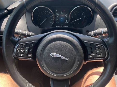 Used 2019 Jaguar F-PACE AWD/4WD image 24