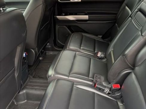 Used 2023 Ford Explorer XLT w/ Equipment Group 202A AWD/4WD image 5