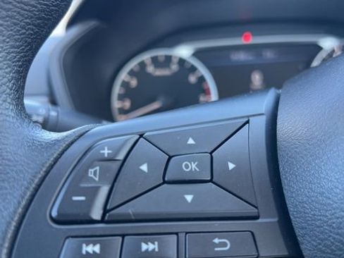 Used 2024 Nissan Altima 2.5 SV FWD image 13