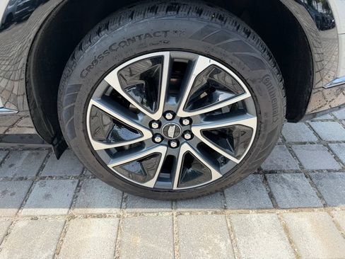 Certified 2025 Cadillac Optiq Sport 2 w/ LPO, Floor Liner Package AWD/4WD image 11