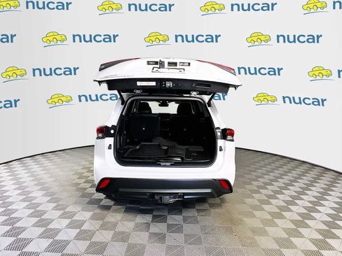 Used 2023 Toyota Highlander XLE image 27