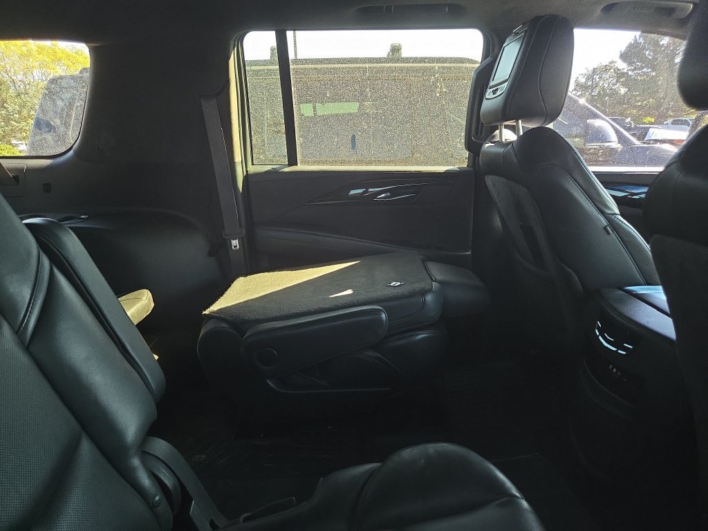 Used 2016 Cadillac Escalade ESV Platinum AWD/4WD image 7
