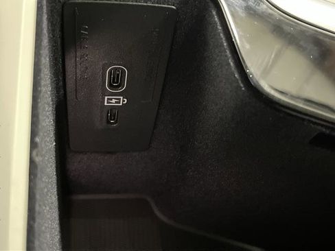 Used 2024 Volvo XC90 B6 Plus w/ Protection Package Premier AWD/4WD image 24