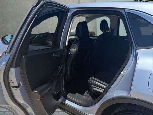 Used 2022 Ford Escape SEL FWD image 11